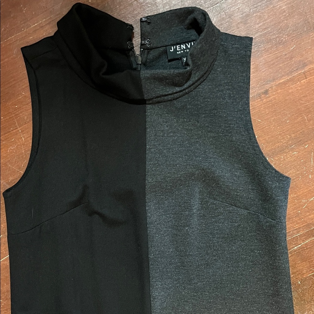 🌻3/$15🌻 Chic Two-Tone Sleeveless Mini Dress - Picture 3 of 9